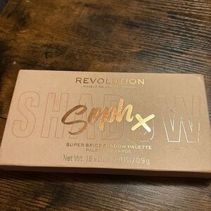Makeup Revolution Sophx Palette